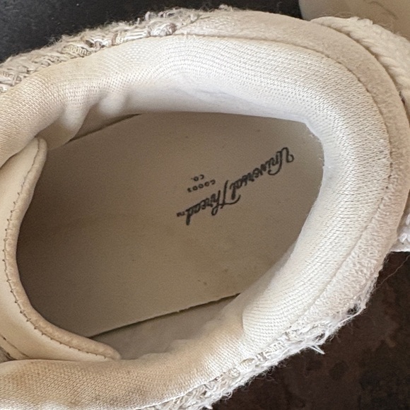 Universal Thread Cream Textured Sneakers - Picture 2 of 7